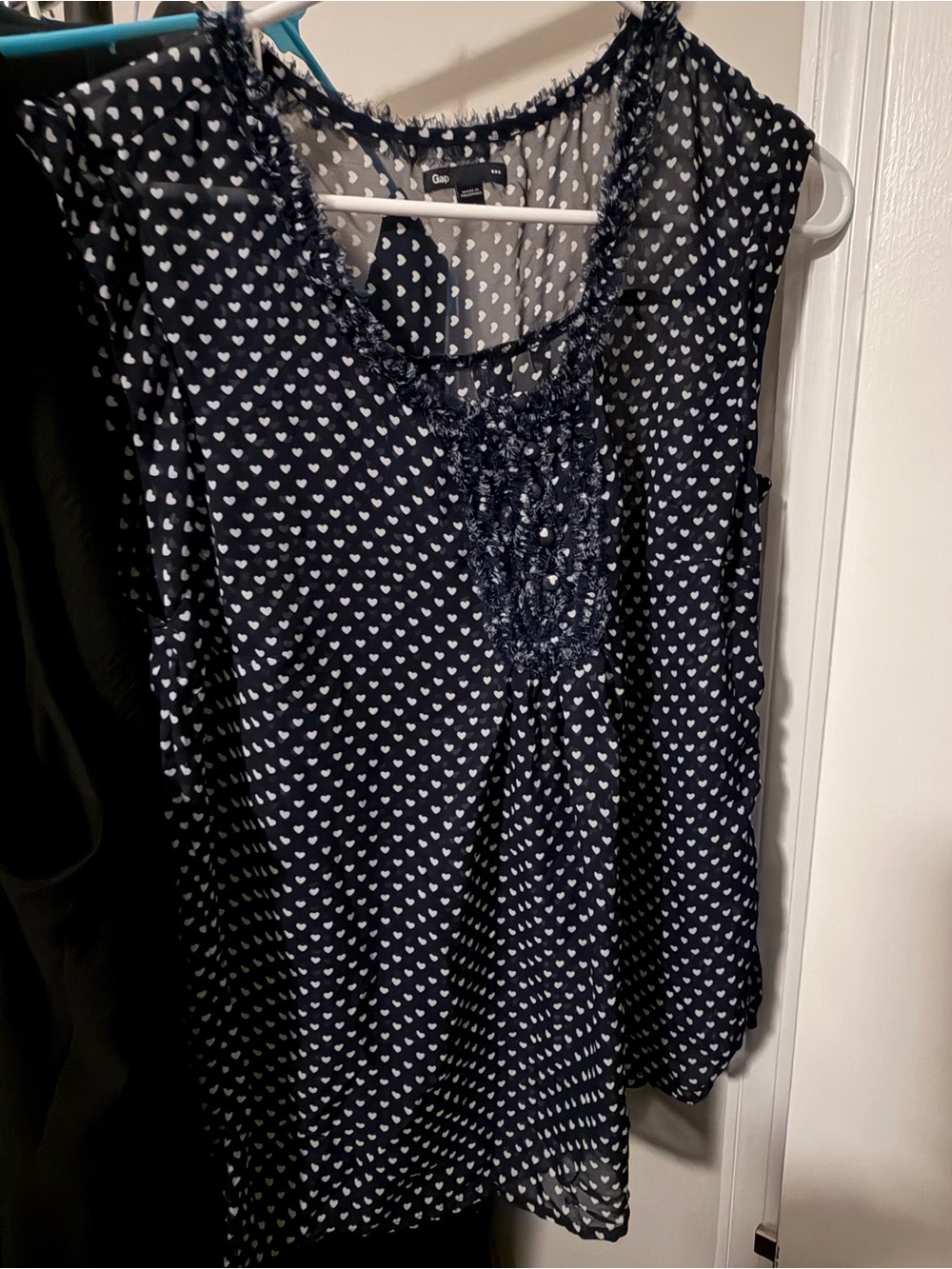 GAP Navy Sleeveless Heart-Print Blouse with Ruffle Trim